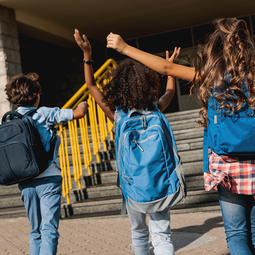 Útiles escolares, mochilas y accesorios divertidos para regreso a clases