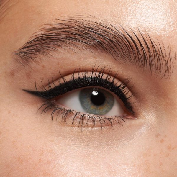 Lápiz Delineador De Ojos Kajal 01 ESSENCE - Image 3