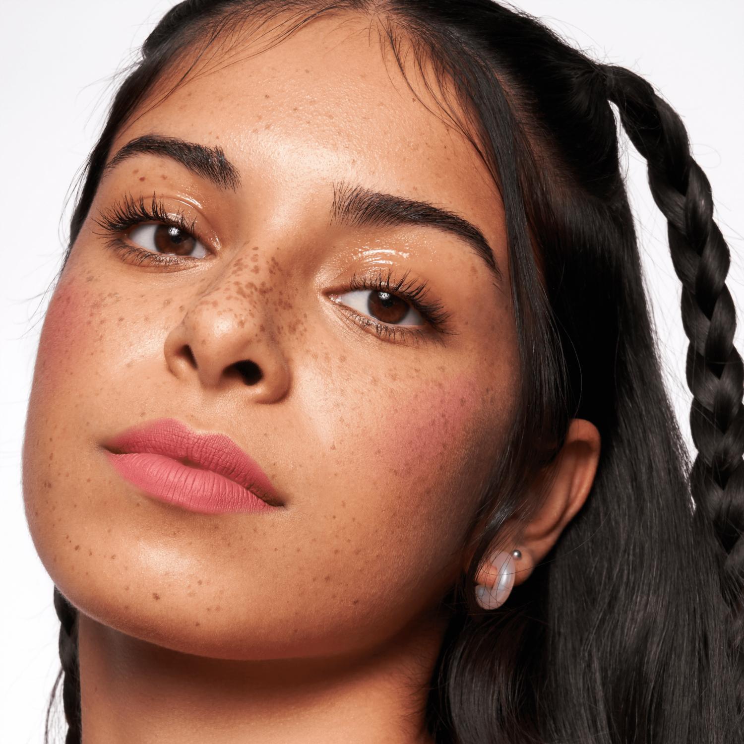 Primer Iluminador Magic Filter Glow Boo ESSENCE - Image 5