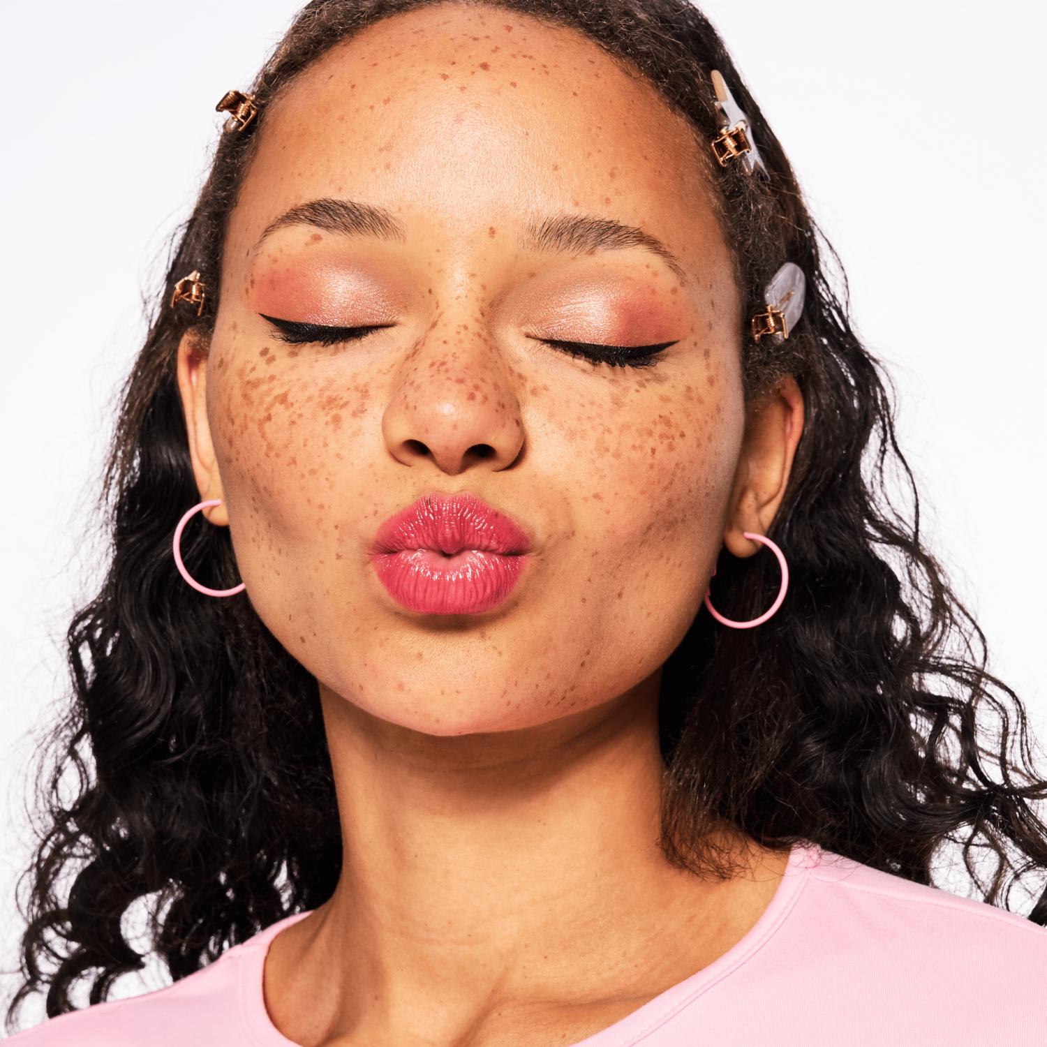 Bálsamo Labial Juicy Bomb Glossy Butter ESSENCE - Image 12