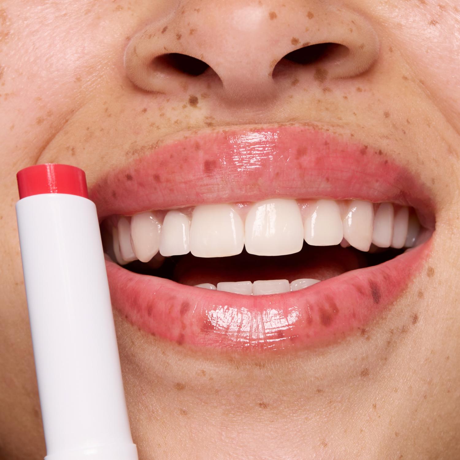 Bálsamo Labial Juicy Bomb Glossy Butter ESSENCE - Image 13