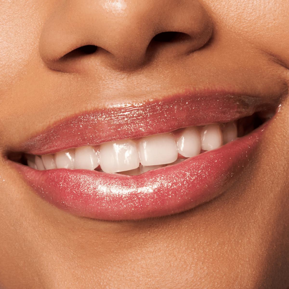 Brillo Labial Meta Glow Multi-Reflective ESSENCE - Image 10